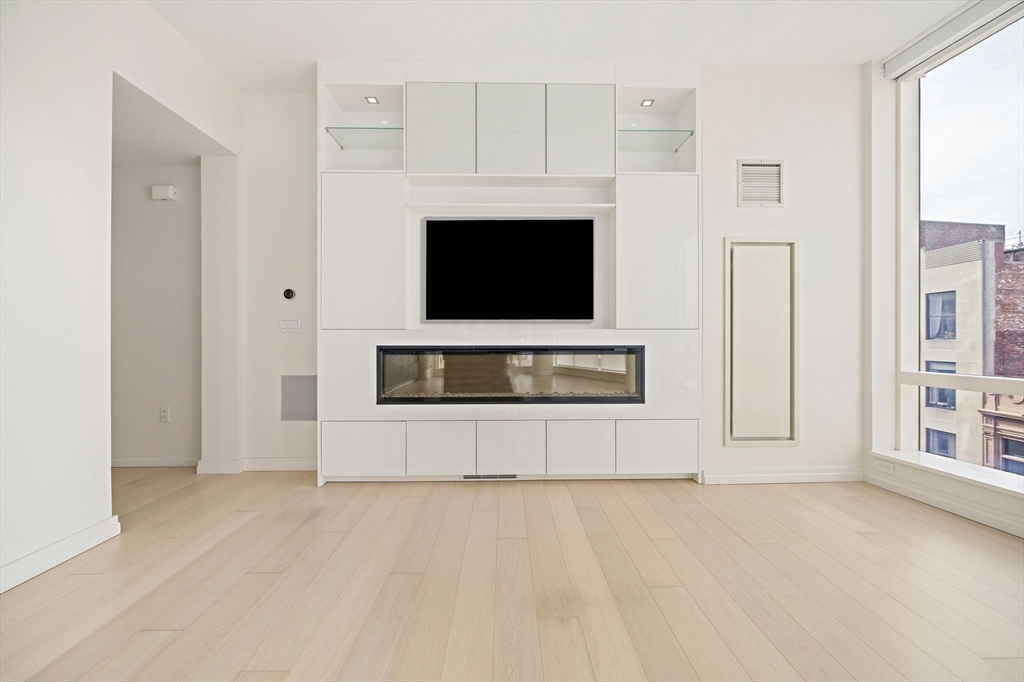 1 Franklin St, Midtown