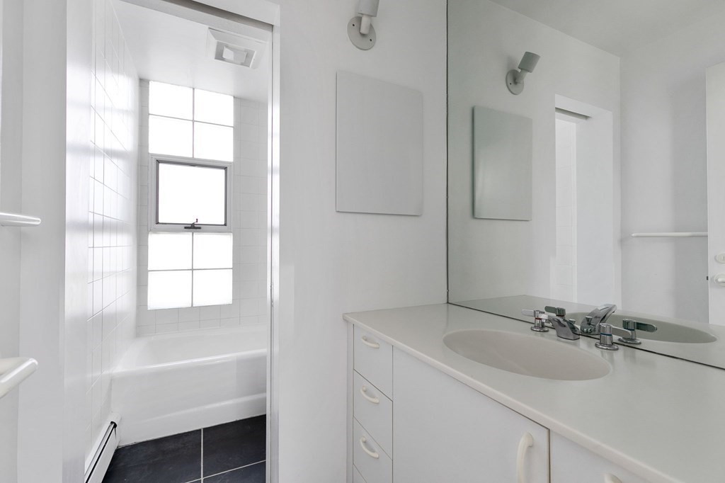 5 bed, 4+ bath apartment for rent at 15 Kelley St Unit 15, Porter Square — photo 20 of 29