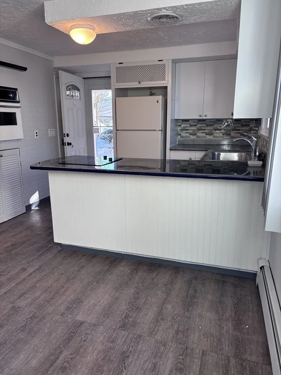 66 Janet Circle, Shrewsbury