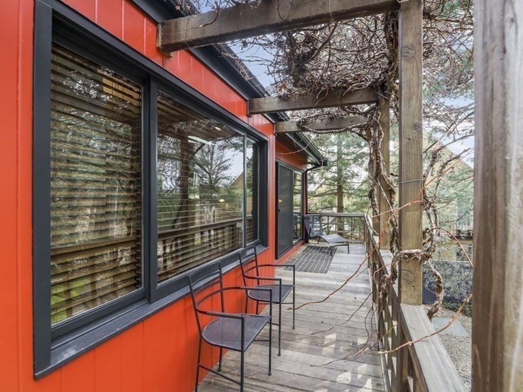 38 Cumberland Ave, Brookline