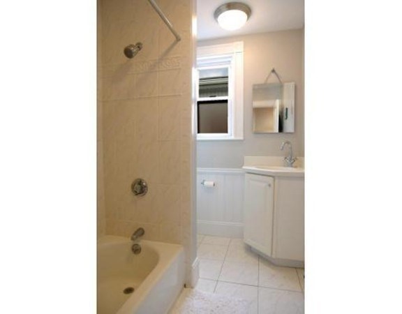 6 Bellflower St, Dorchester