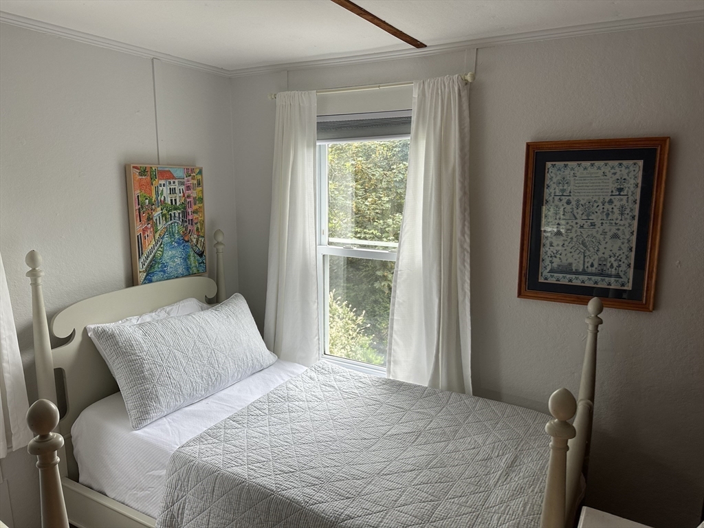 84 Mayflower Rd, Sagamore Beach