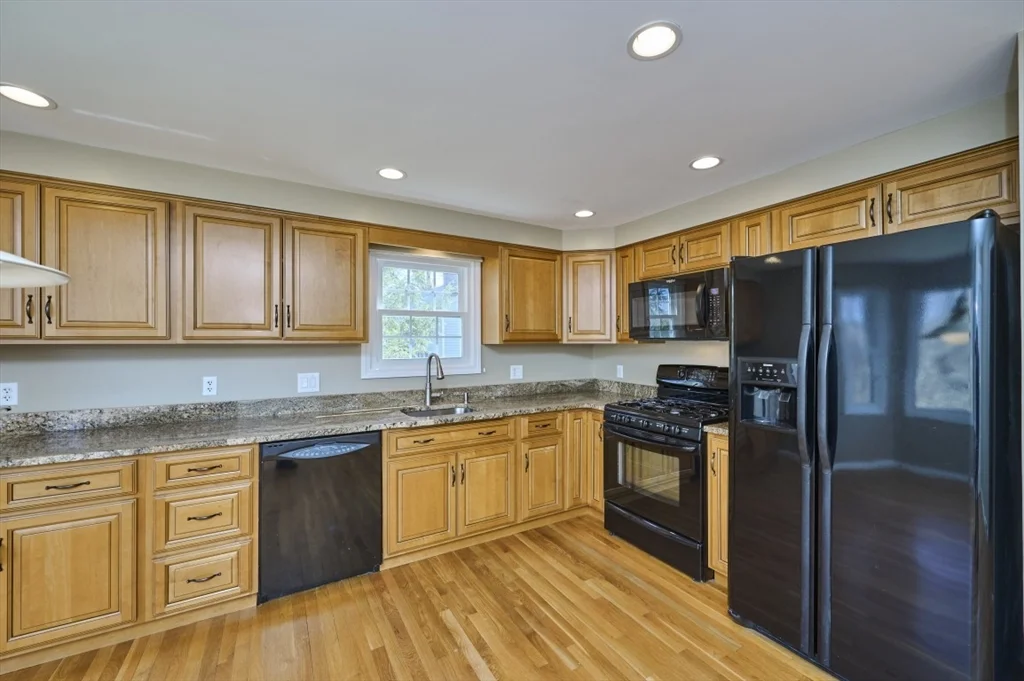 7 Gibbs Valley Path, Framingham