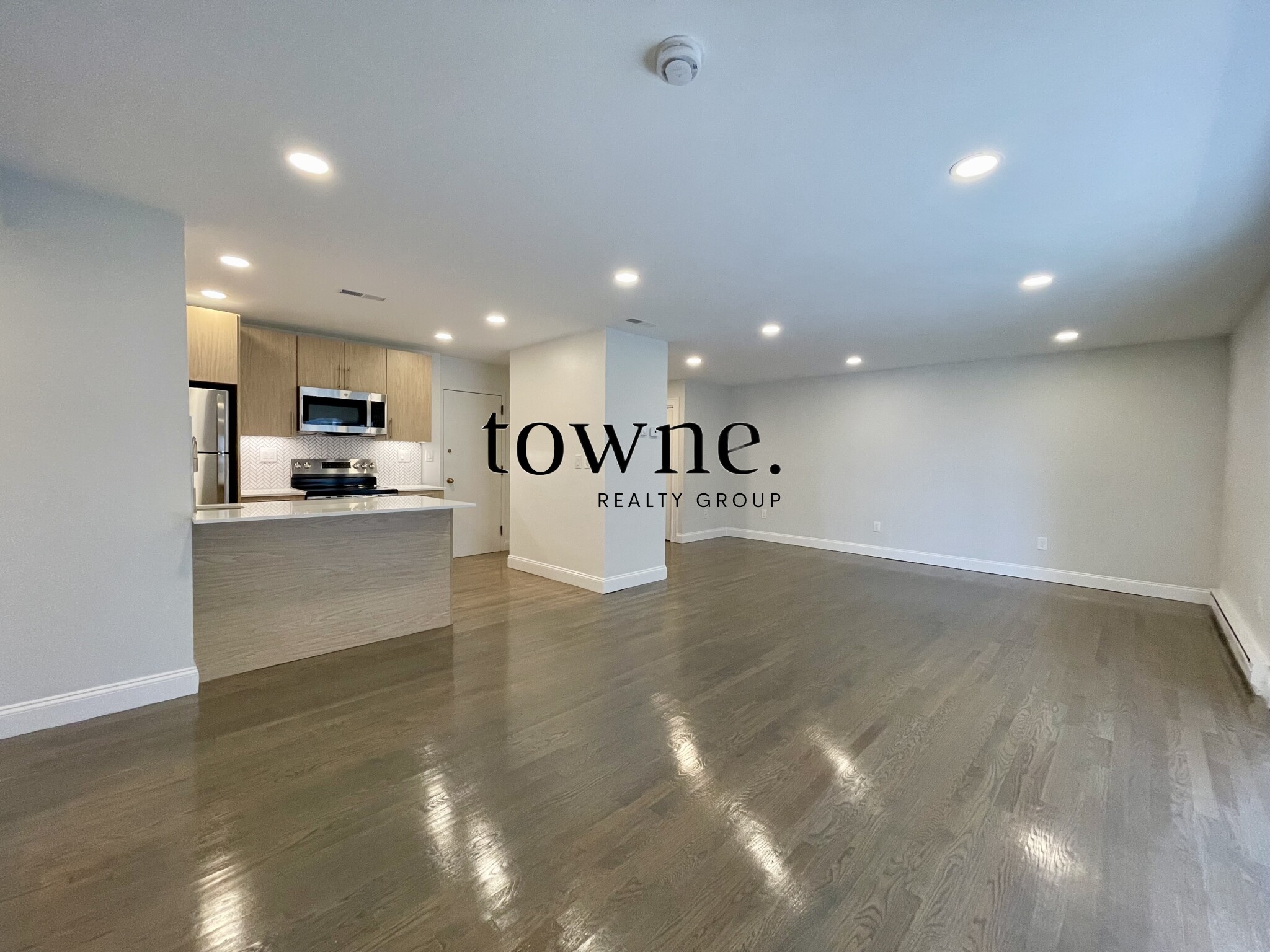 320 Hammond Pond Pkwa, Chestnut Hill