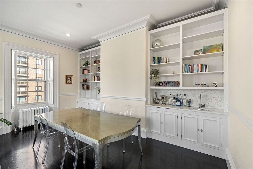 285 Clarendon St, Back Bay