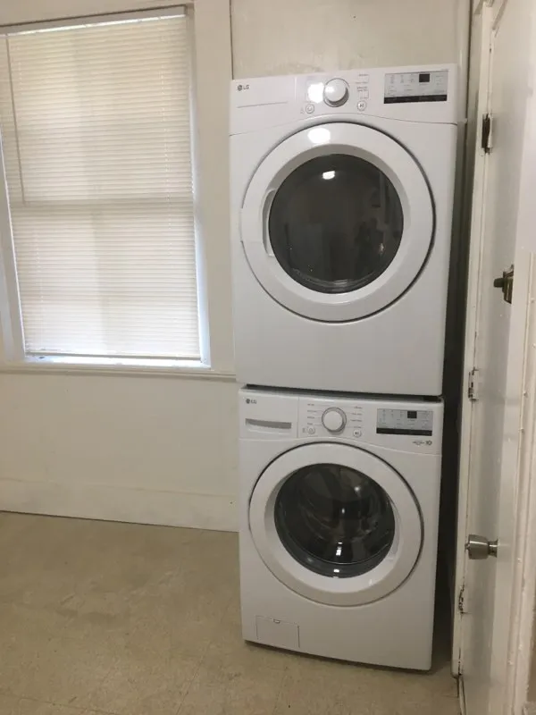 4 Adella Pl, Brighton