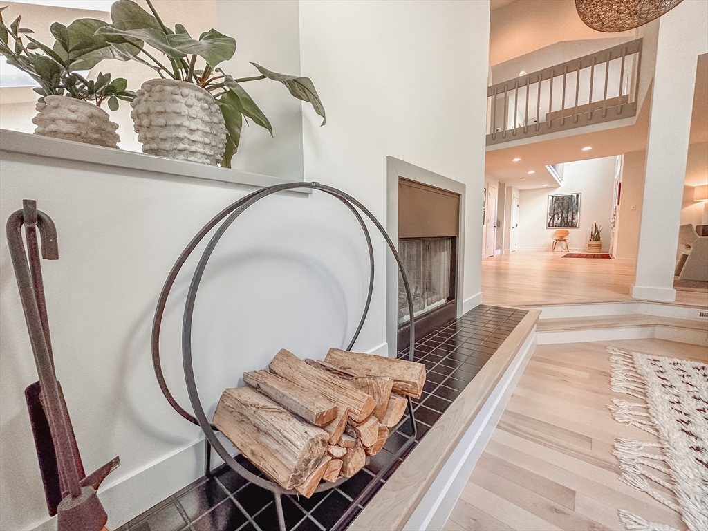 15 Thoreau Dr, Easton