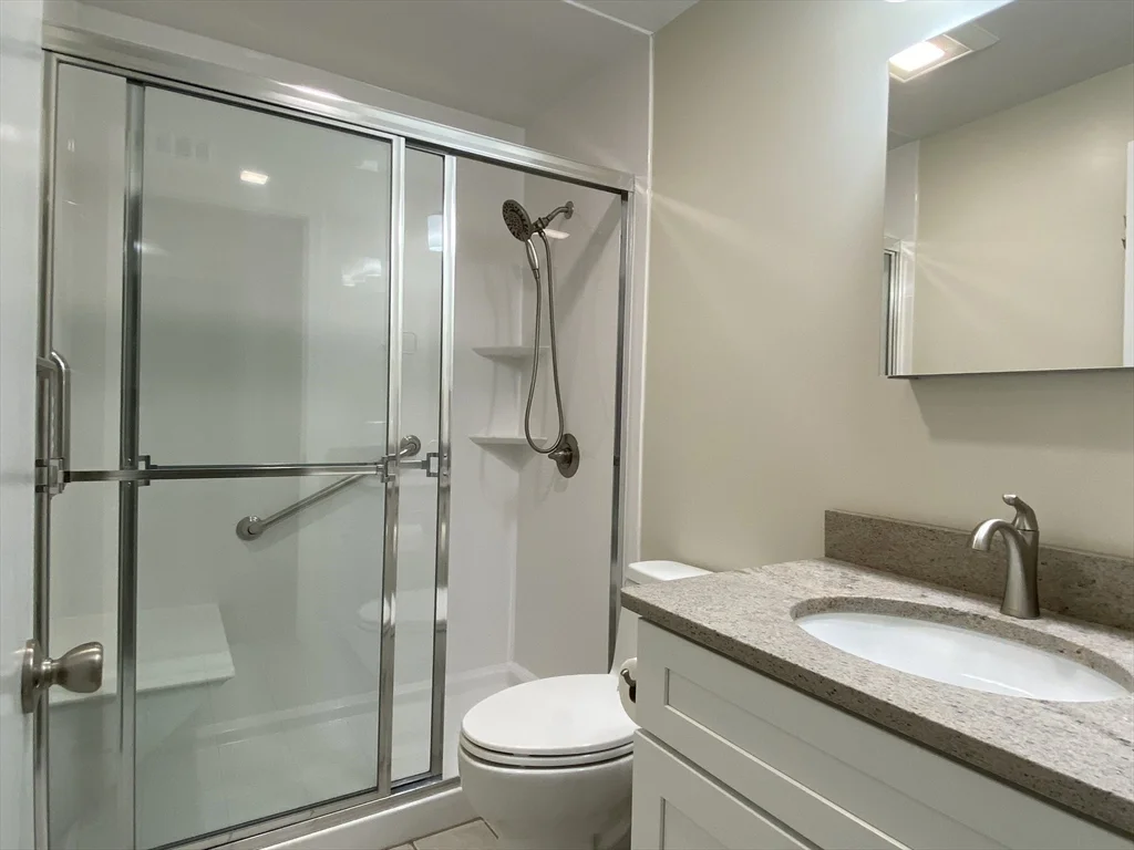 176 Maple Ave, Rutland