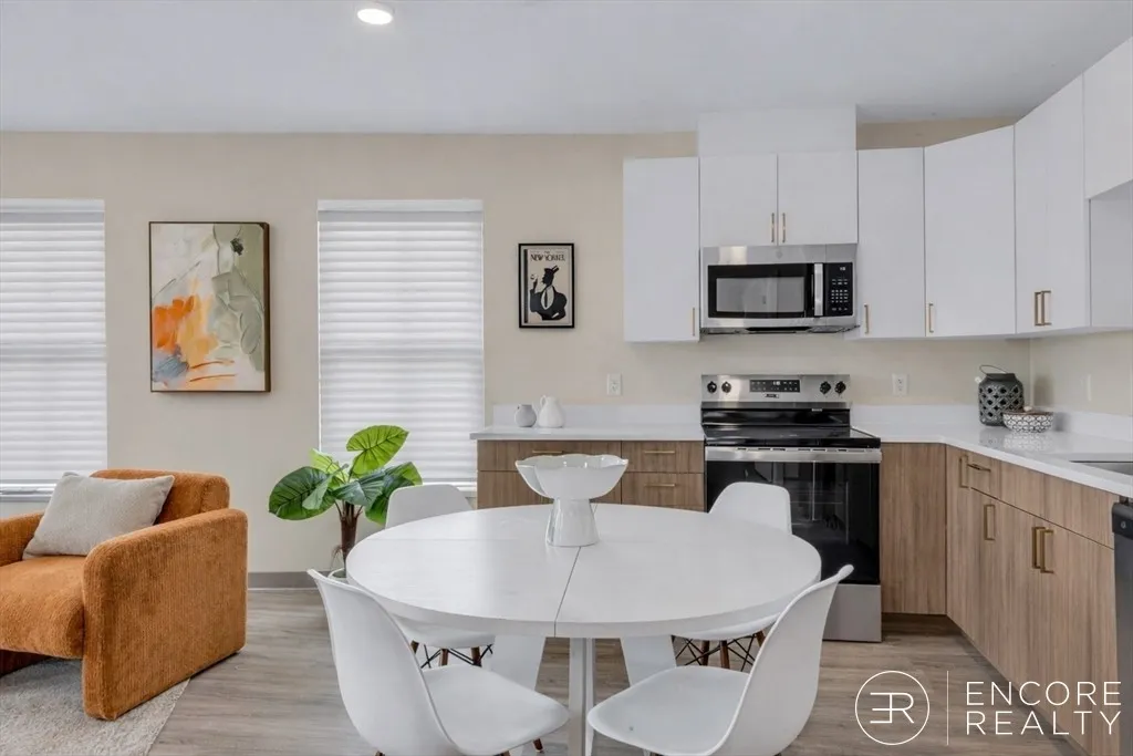 375 Cummins Highway, Roslindale