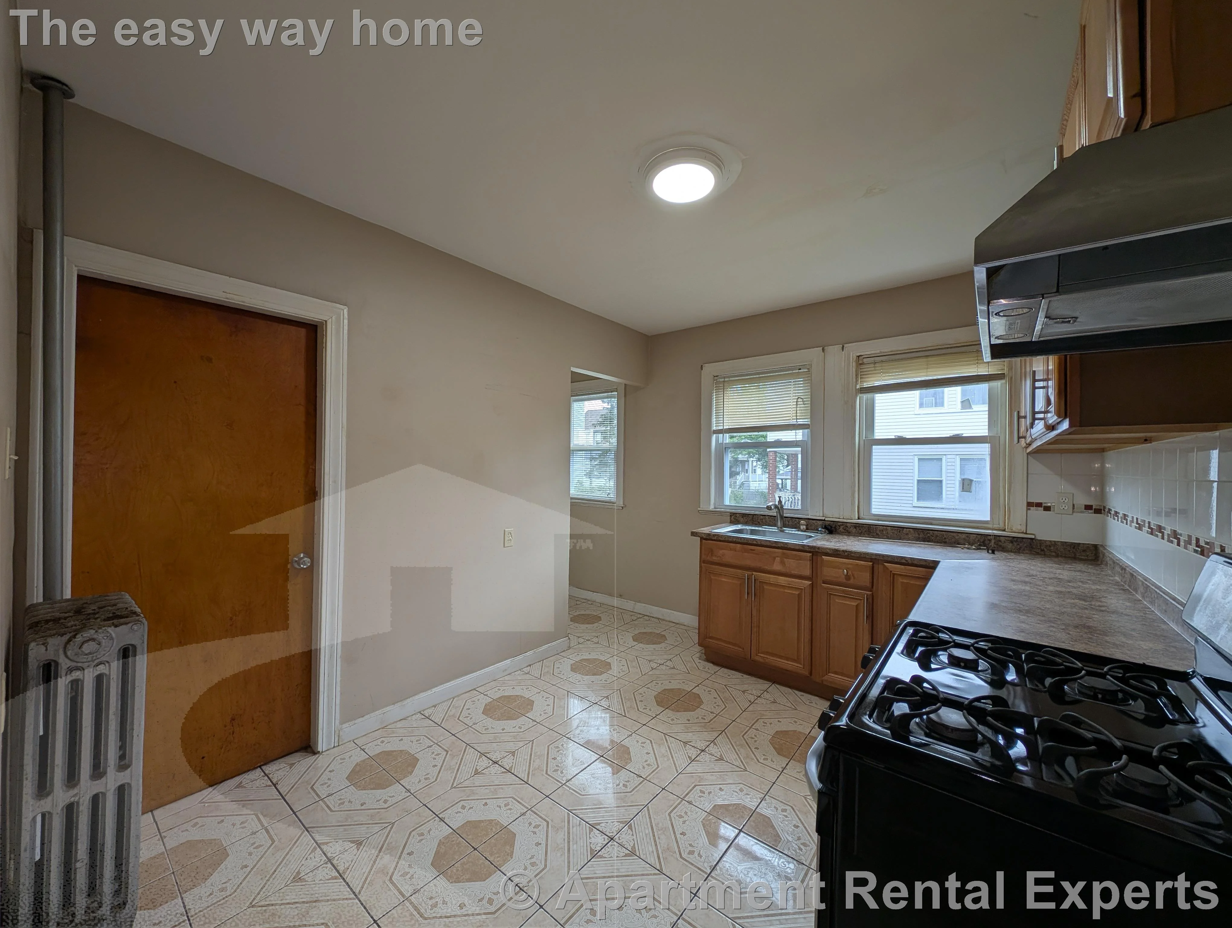 85 Billings Ave, Tufts