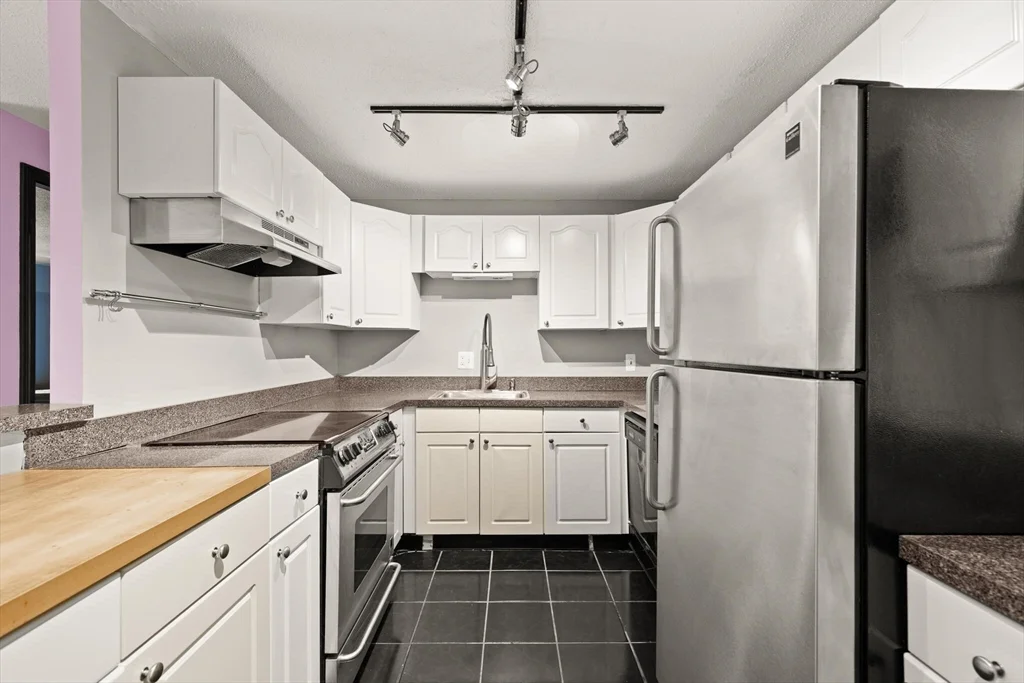 685 Oak St, Brockton