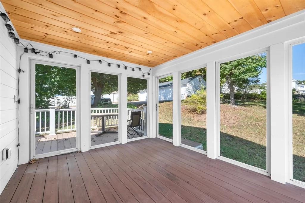 30 Whitney St, Milford