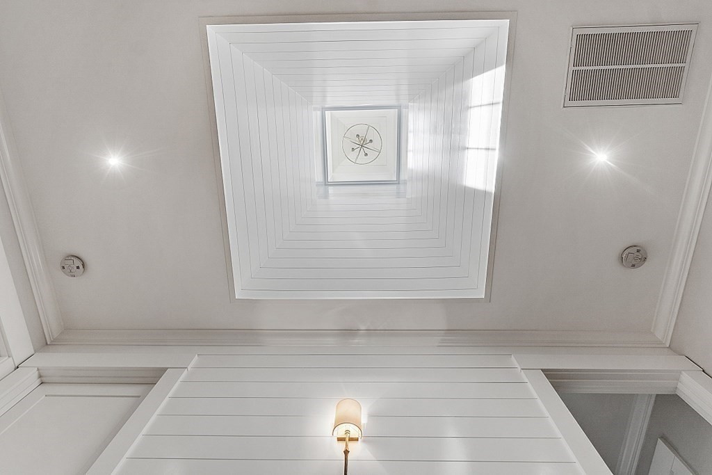 24 Mccallar Ln, Concord