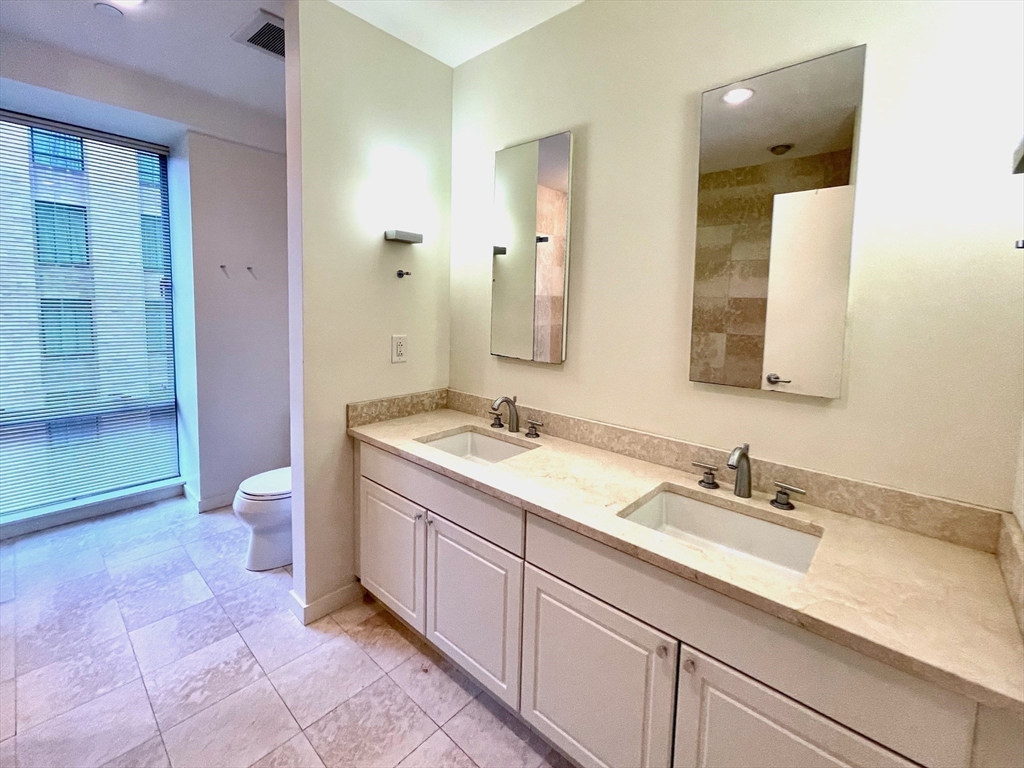 80 Broad St, Downtown