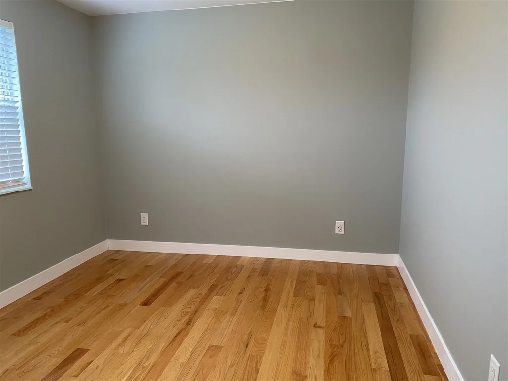 27 Lees River Dr, Swansea