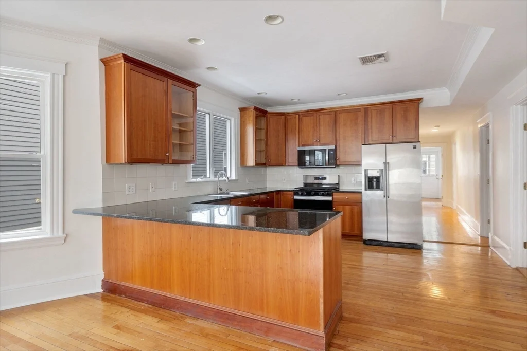 114 Trowbridge, Mid Cambridge