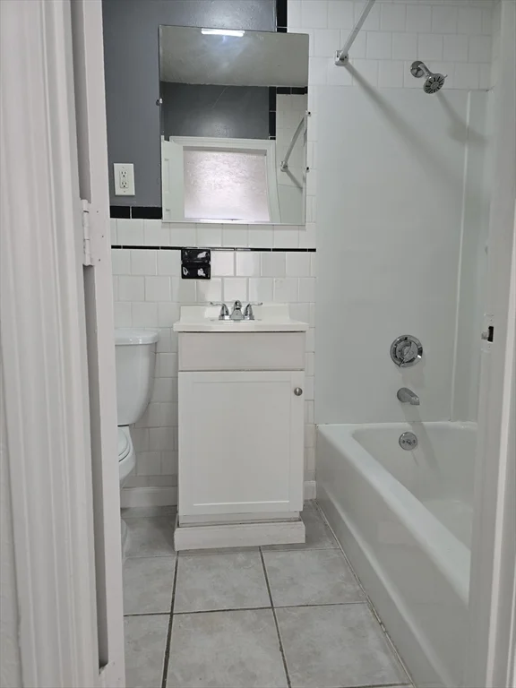 40 Aetna, Fall River