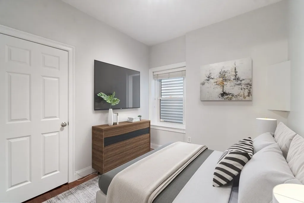 110 N St, South Boston