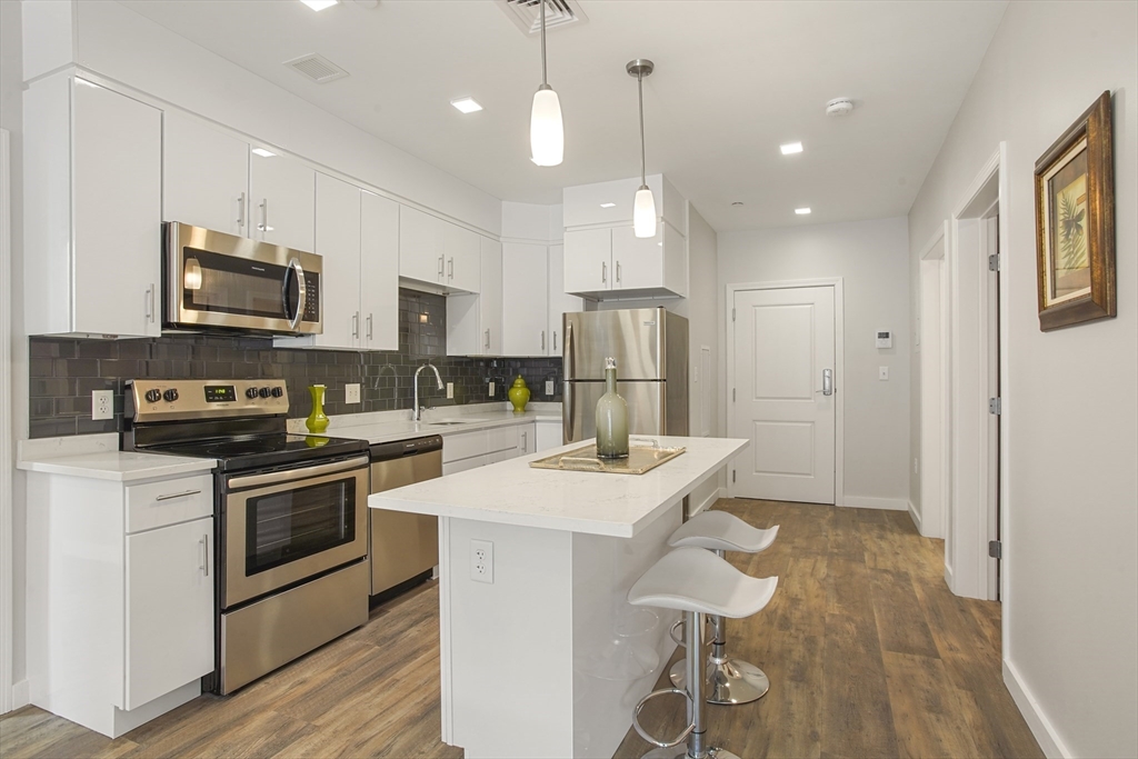 10 Essex St, Central Square