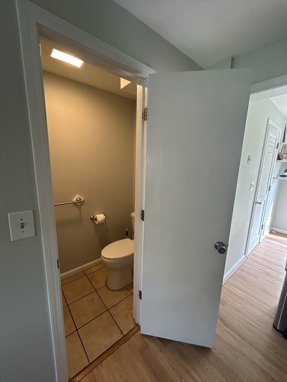 66 Kennedy Dr, Chelmsford