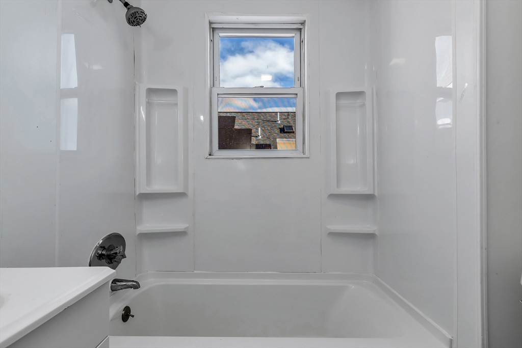 40 Summer St, Lawrence