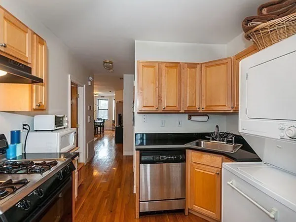 43 Thorndike St, Roxbury