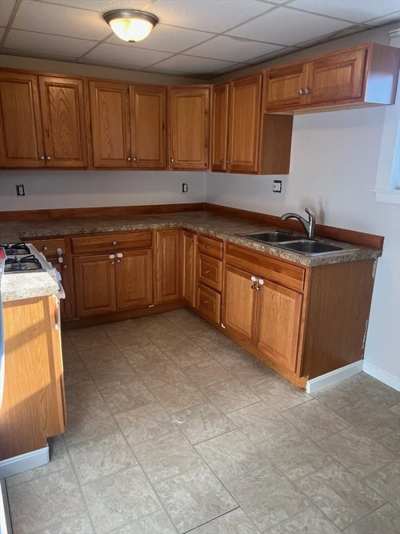 1053 Bedford St, Fall River