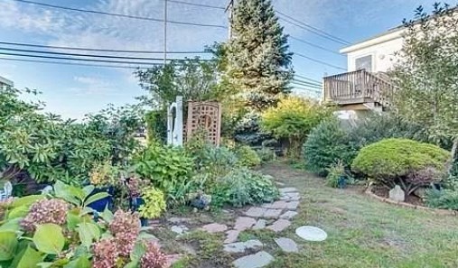 11 Babcock St, Houghs Neck