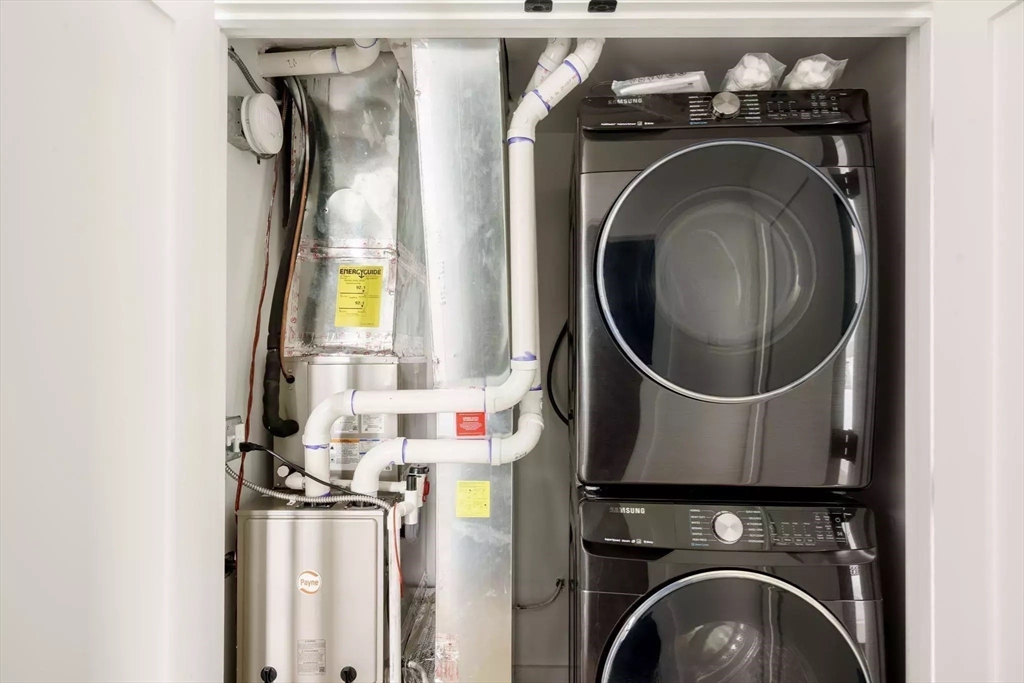 631 Saratoga St, East Boston