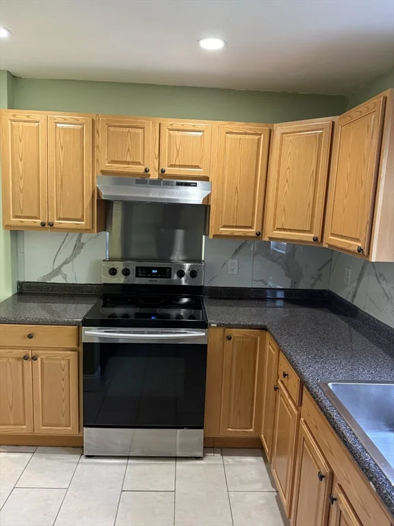 20 Cherry St, Brockton