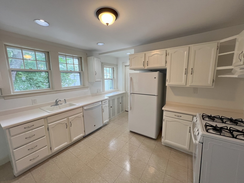 17 Maple St, Auburndale