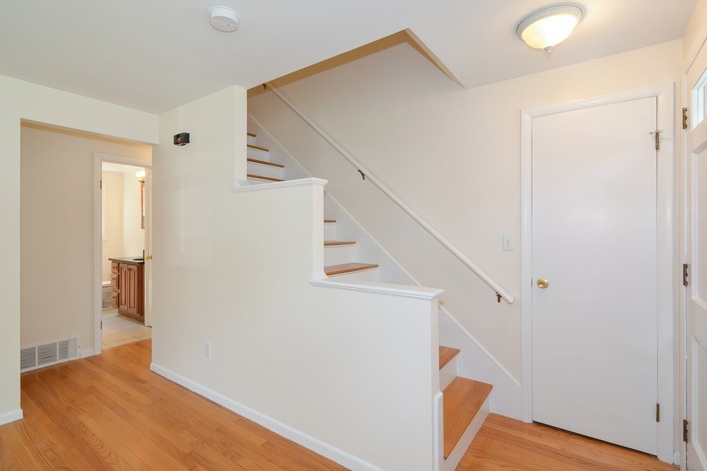 33 Robin Rd, Westborough