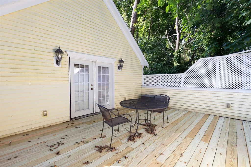 44 Russell St, Downtown