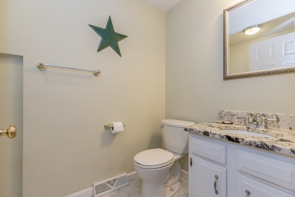 55 Prescott Dr, Chelmsford