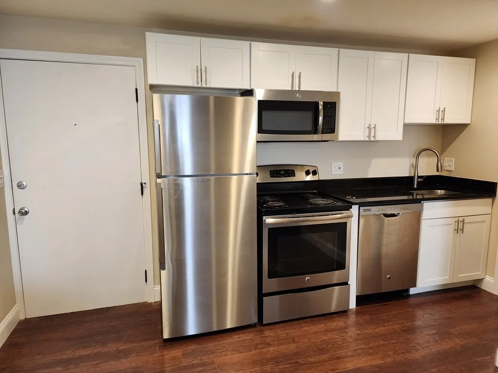 1 Old Colony Rd, Mansfield