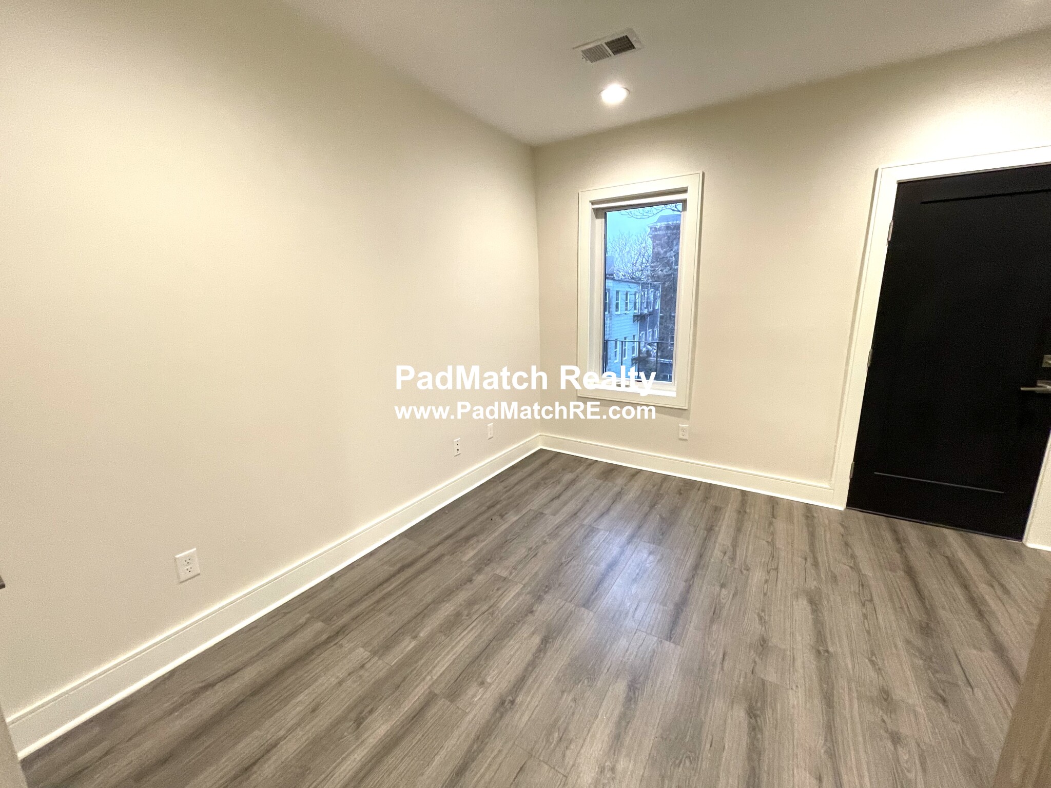 64 Chelsea St, East Boston