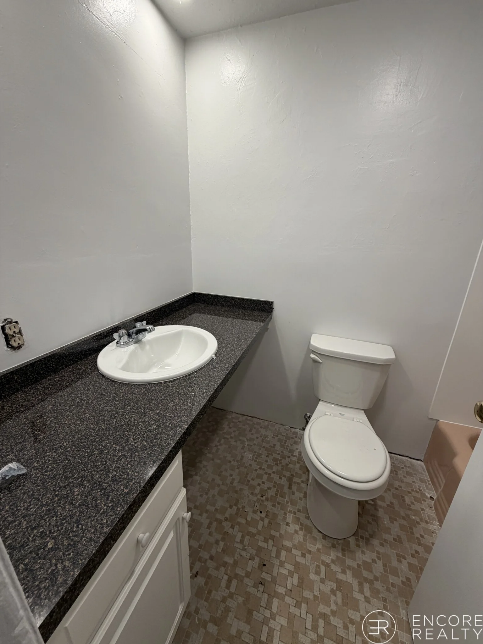 33 Lancaster Ter, Corey Hill