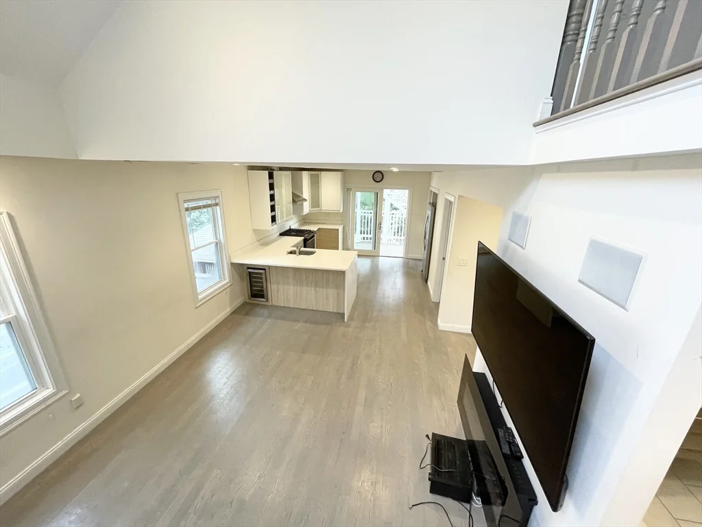 21 Iroquois, Mission Hill