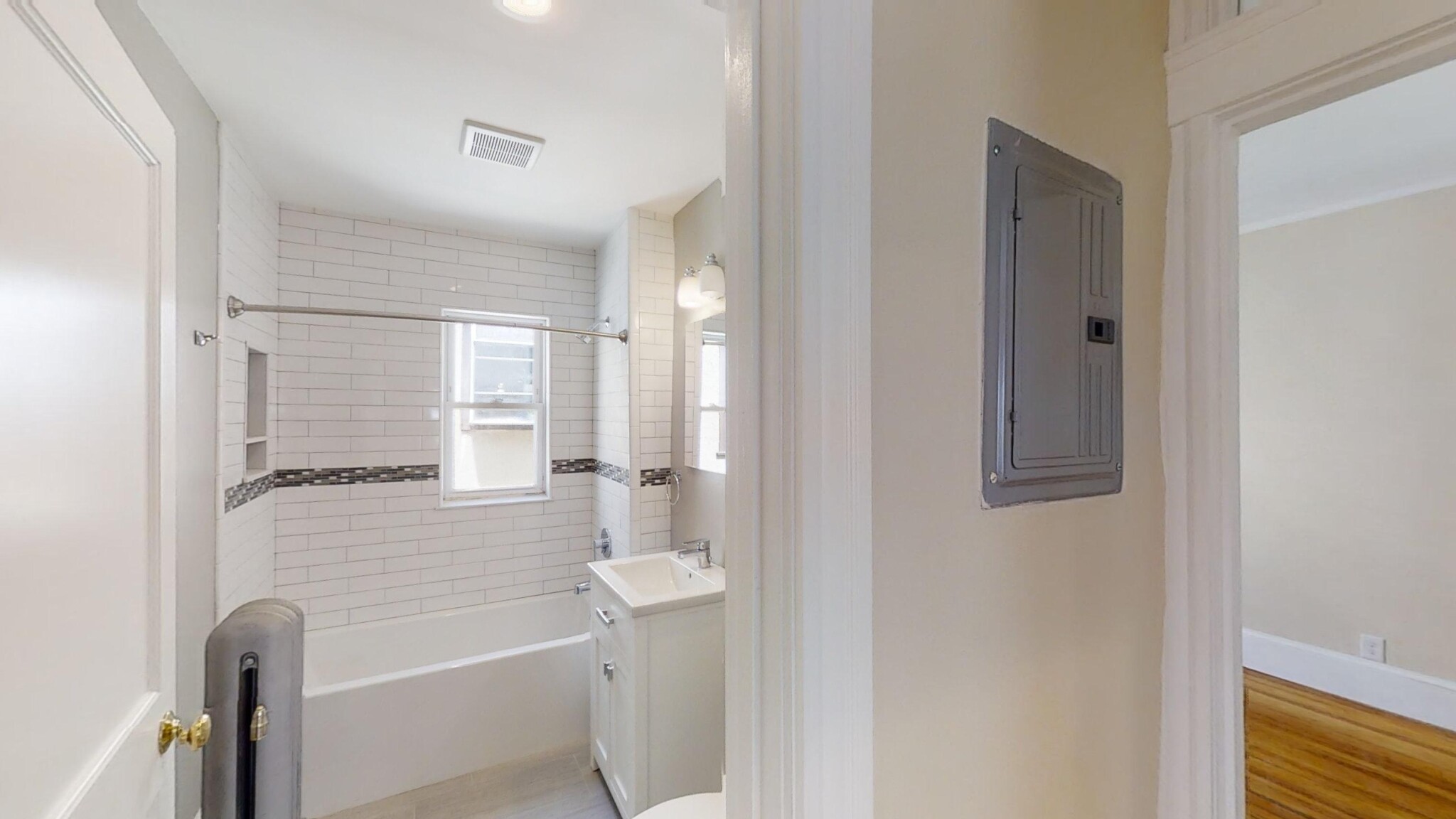 303 Tappan St, Washington Square