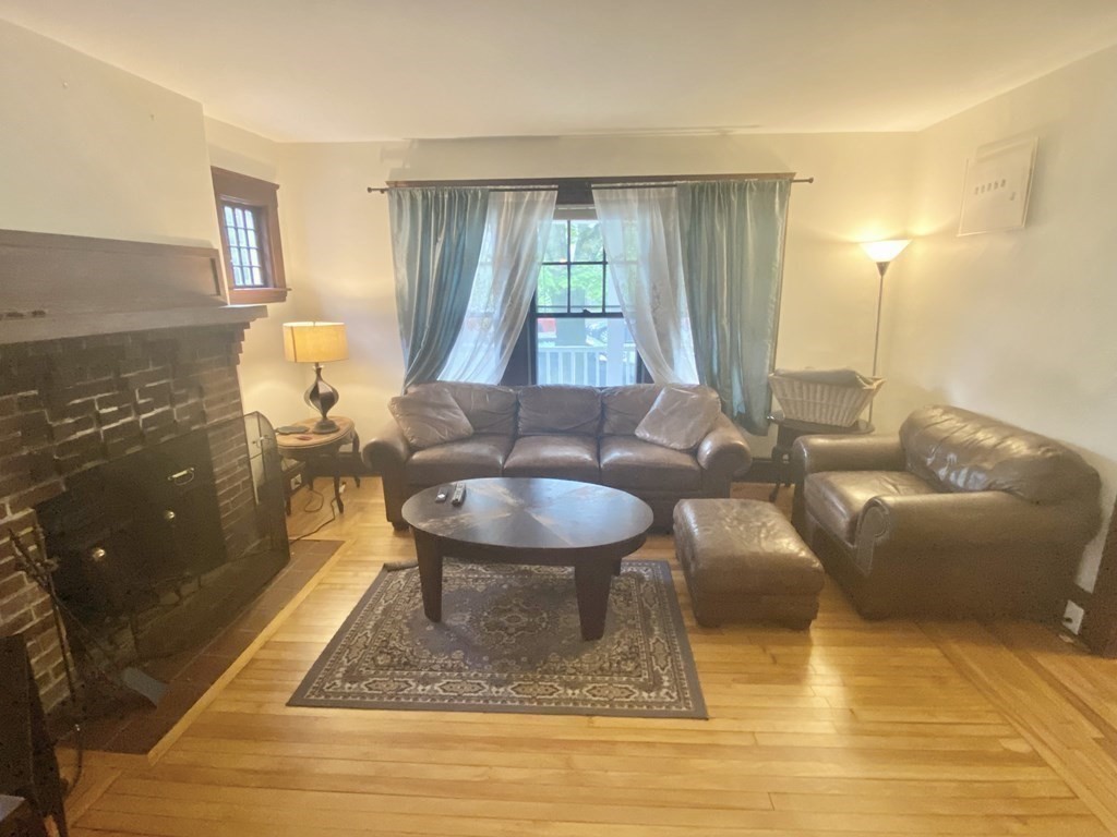 911 Broadway, Davis Square