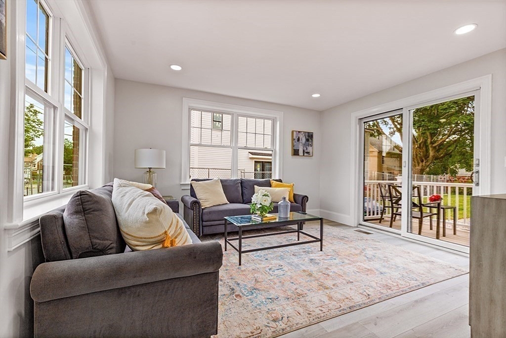 83 Hawthorn St, Nonantum