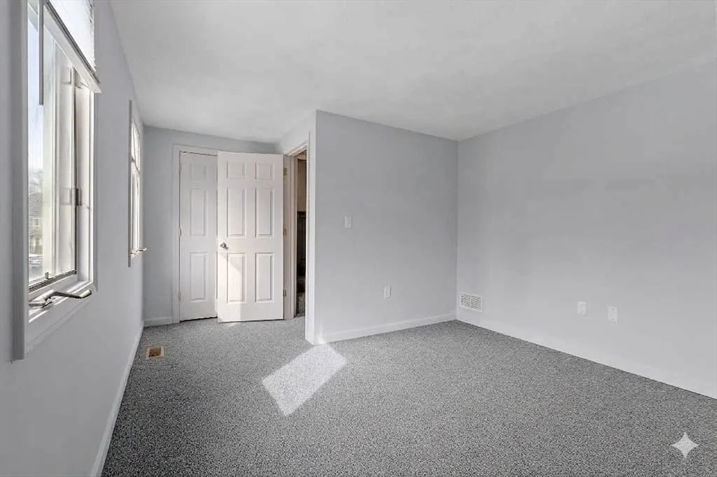 8 Deer Path, Maynard