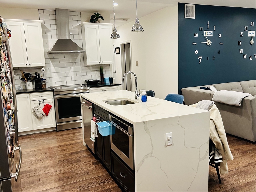 213 E Eagle St, East Boston