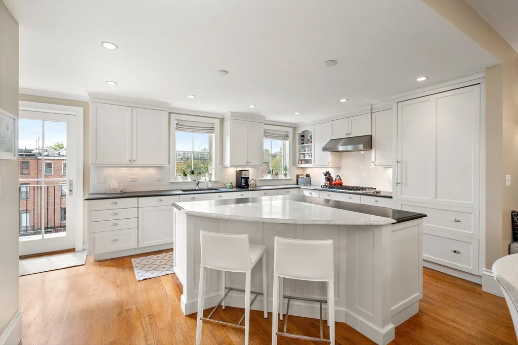 228 W Canton St, South End