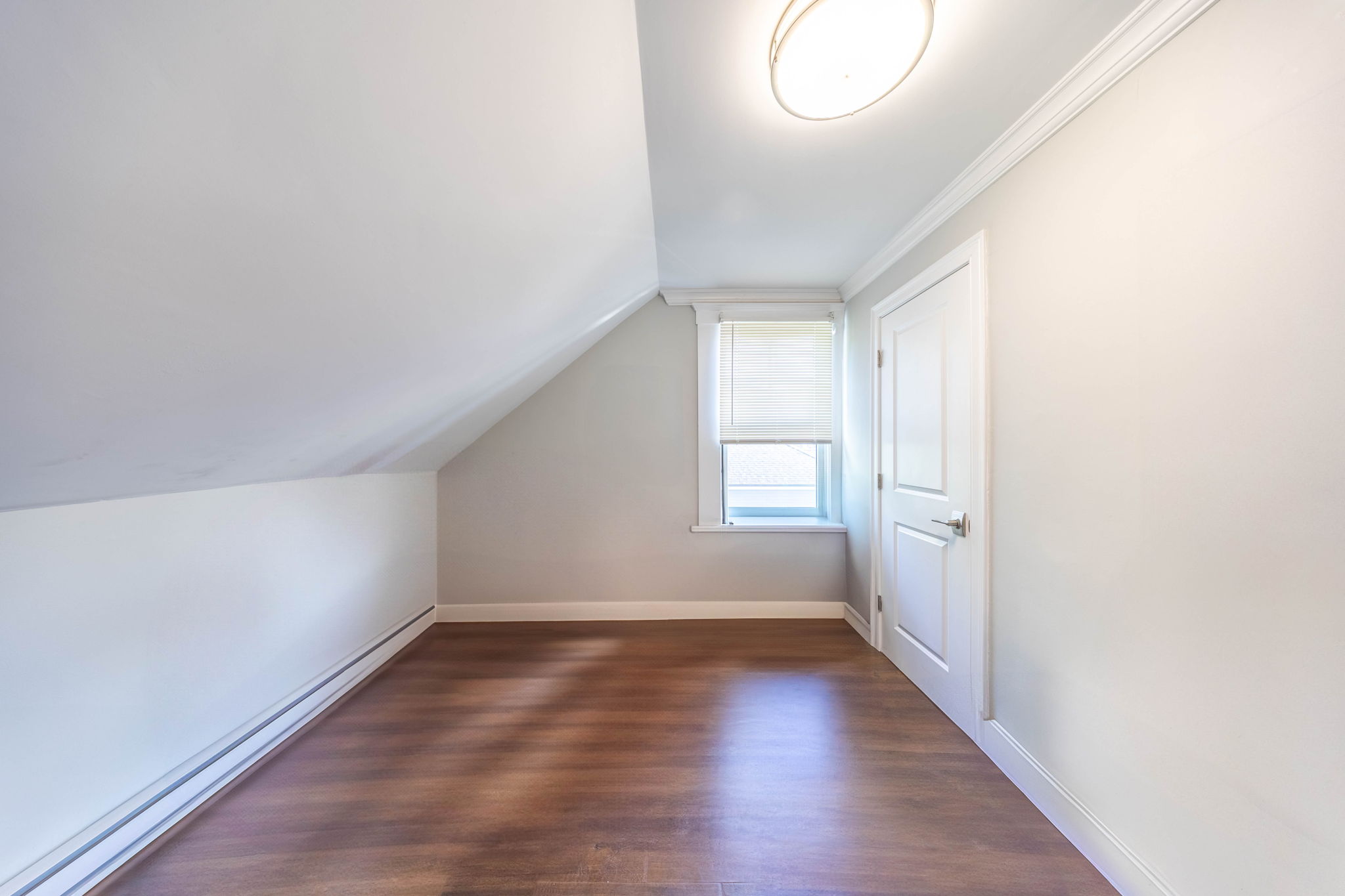 664 Moody St, South Side