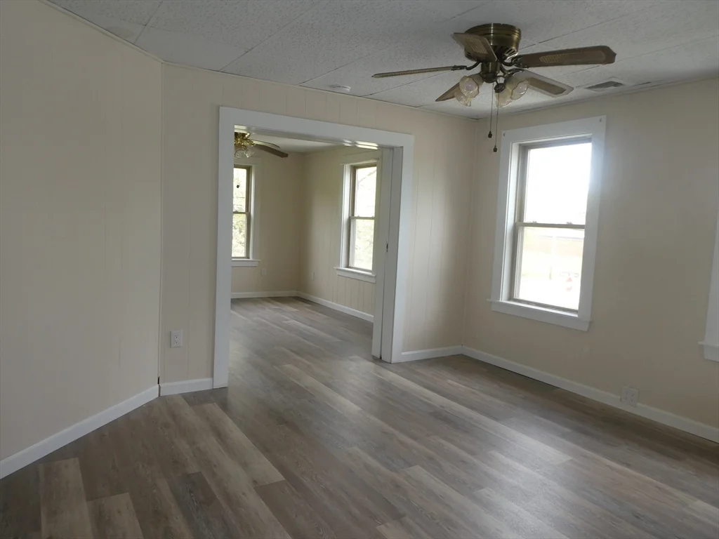14 Elm St, Middleboro