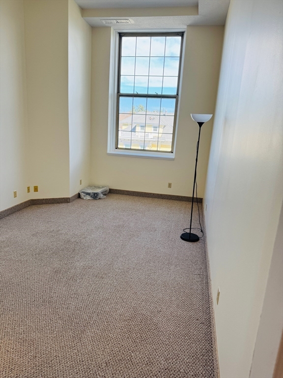 64 Forest St, Medford