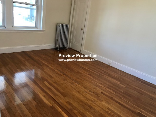 116 Washington St, Brighton