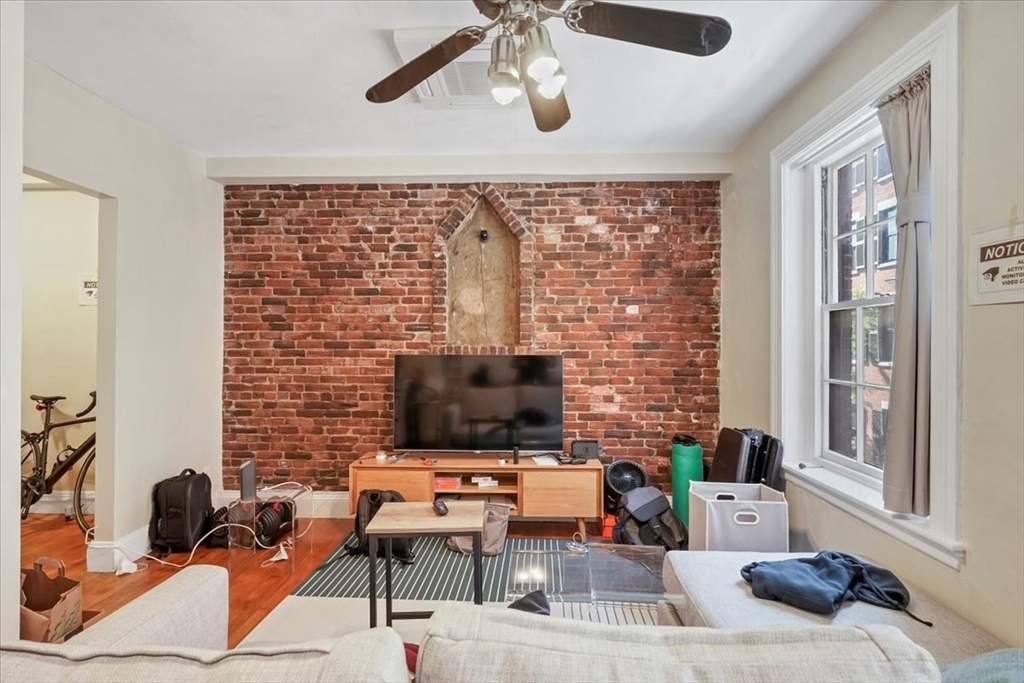 130 Myrtle St, Beacon Hill