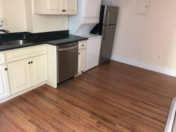 883 Harrison Ave, South End